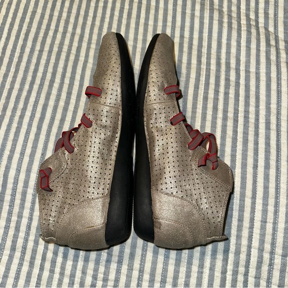 Sundance Shoes Pewter Leather Perforated US Size 6.5/7 - Picture 8 of 12